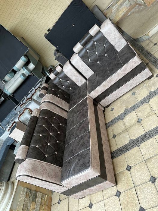 Кухонные уголки размер побольше