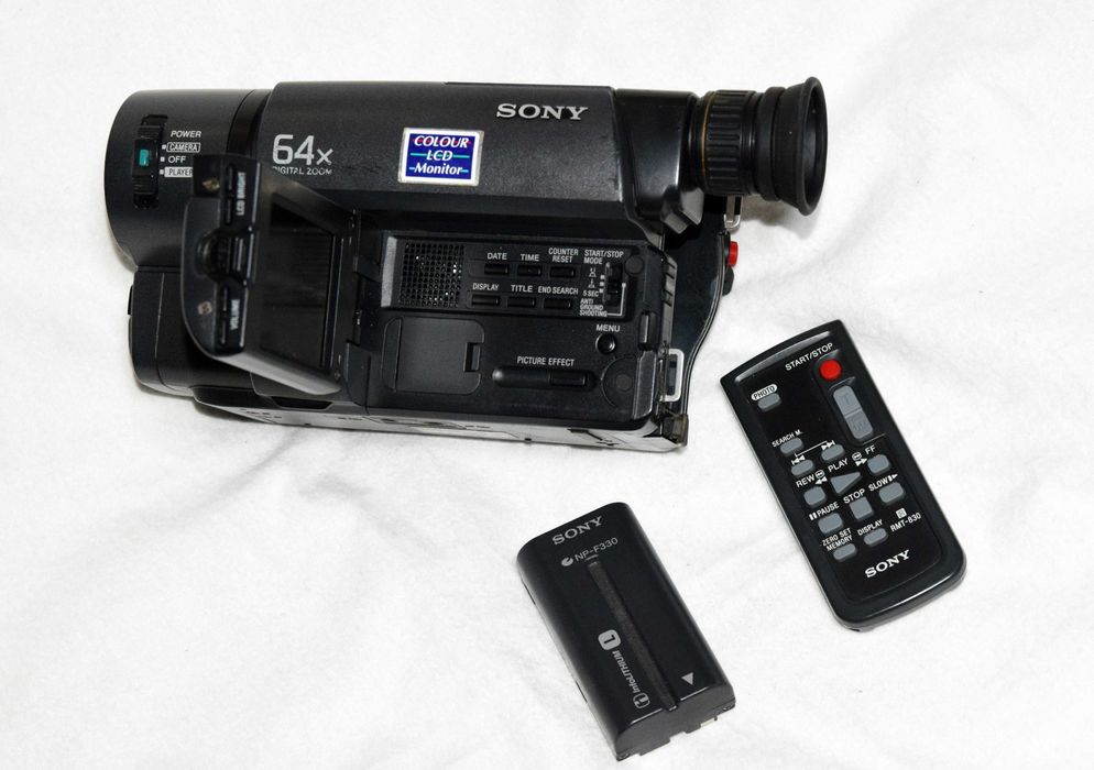 Camera video Digital 8 si HI 8