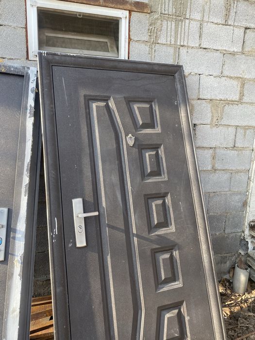 Продам дверь 2 штуки