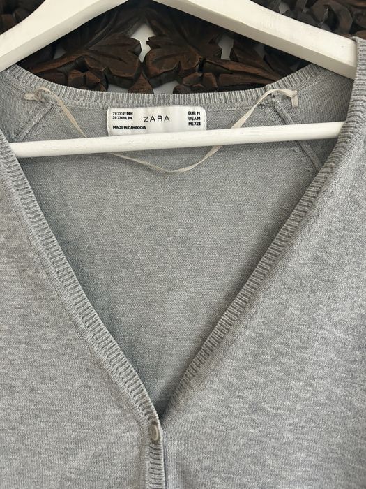 Cardigan Zara, impecabil.