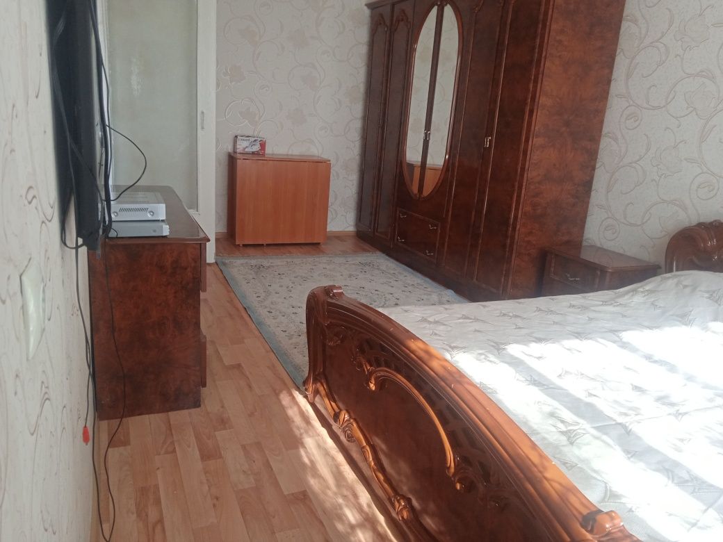 Посуточная 1 комн на 1 этаже в центре.