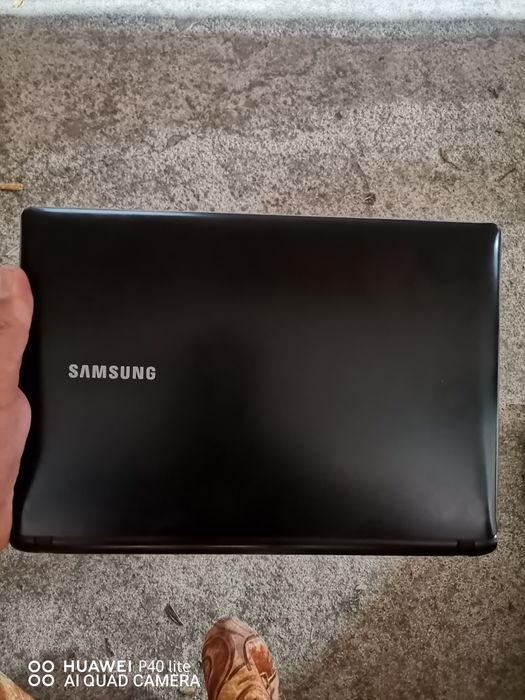 Продавам лаптоп Samsung