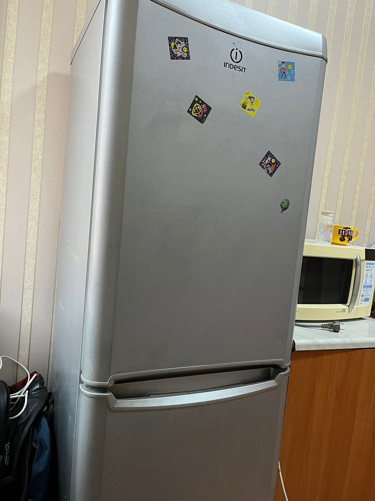 Холодильник- морозильник INDESIT