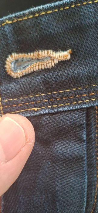 Дънки G-Star смалък дефект ,който не се вижда при носене.