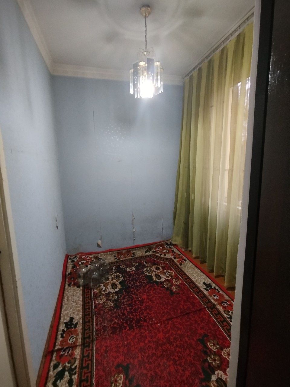 Чиланзар 19 квартал 
Ориентир -Макаронка 
Комнат - 3в4
Этаж -3
Этажнос