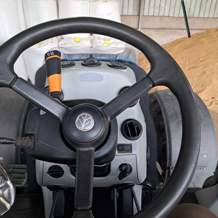 vand tractor New Holland T8.360