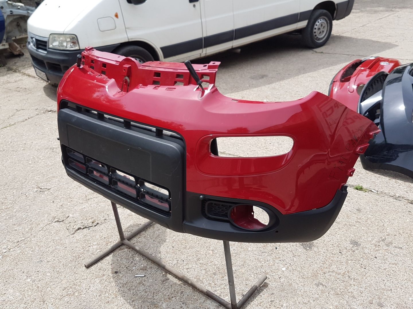 Предна броня за фиат панда 2012г. Predna bronq za fiat panda 2012g.