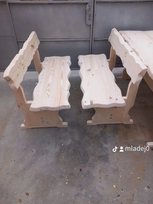 Маси и пейки с жив ръб материал е бял бор