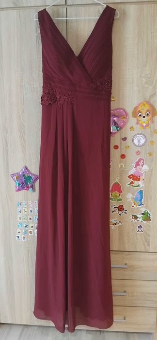 Rochii de seara noi sau second-hand