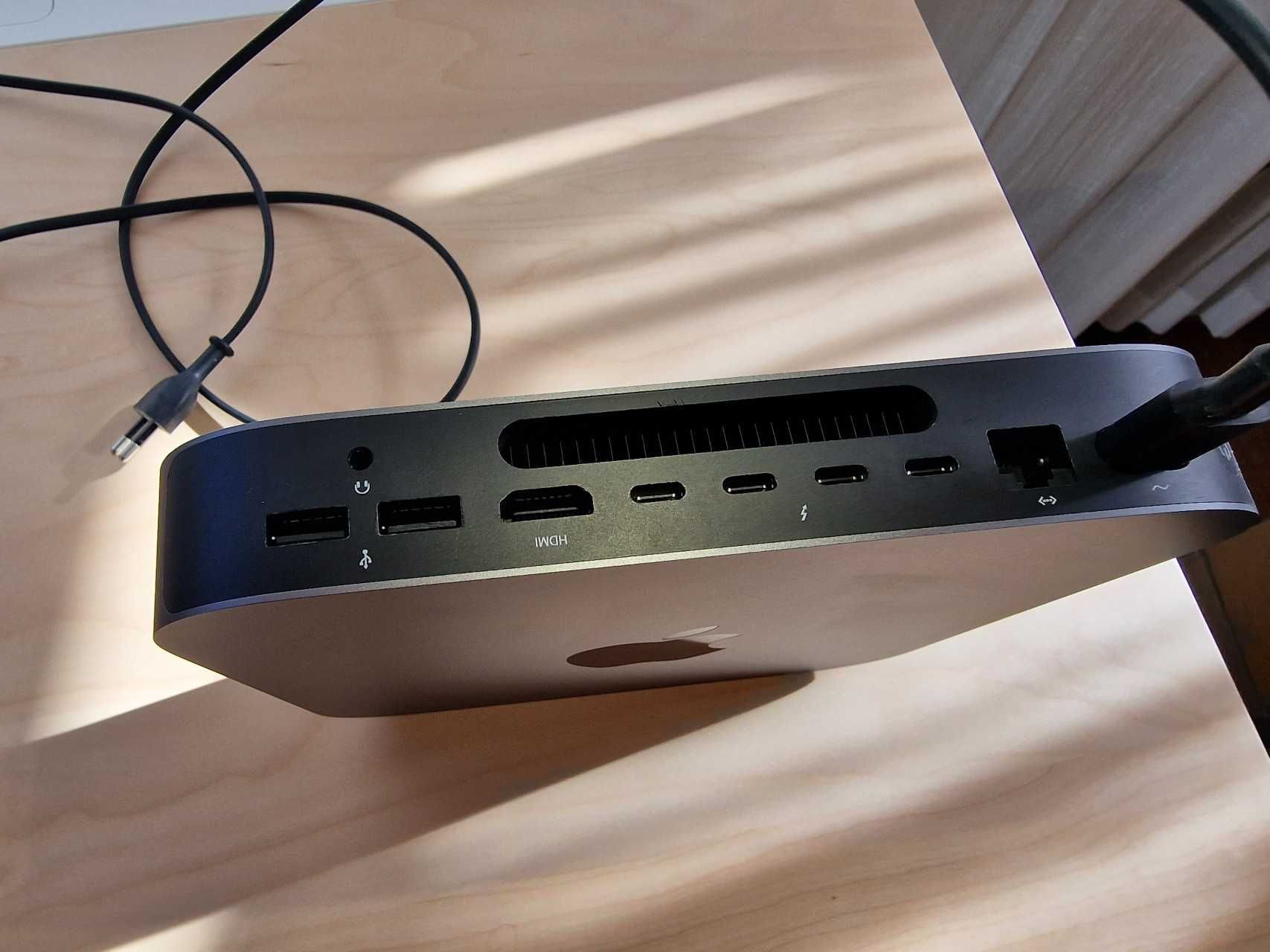 Apple Mac mini 2018 (Intel i5, 32GB RAM, 256GB SSD) + KB & Mouse