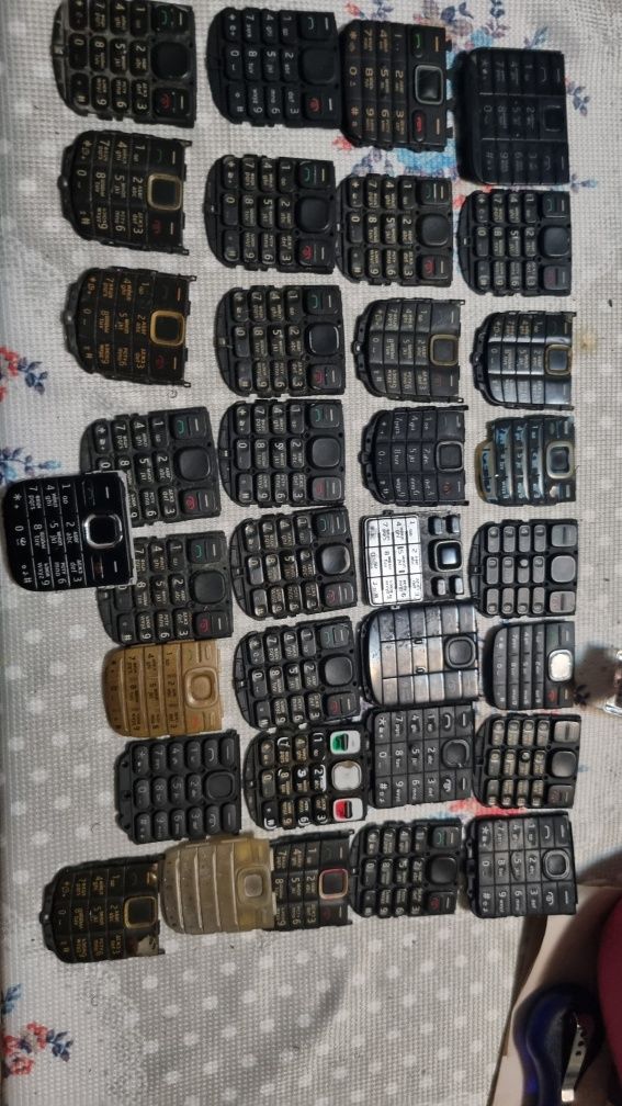 Много части за телефони