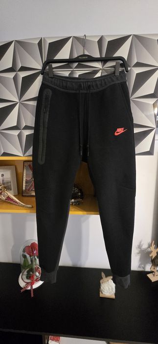 Panatloni Nike Tech, S