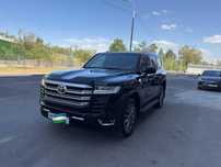 TOYOTA LAND CRUISER 300 70th Anniversary