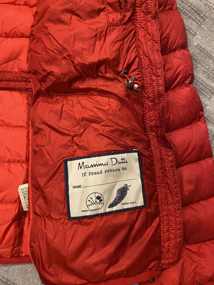 Vand geaca fetita marca Massimo Dutti pt varsta 9-10ani