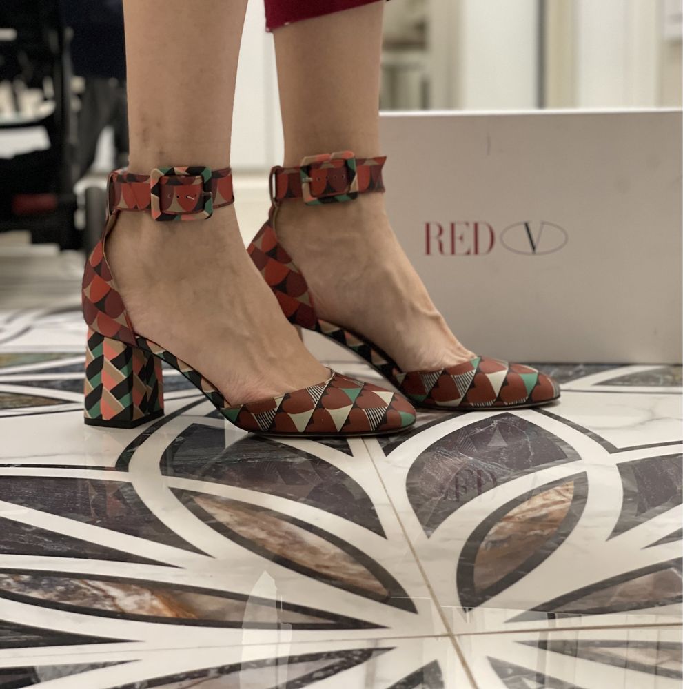 Туфли босоножки от valentino
