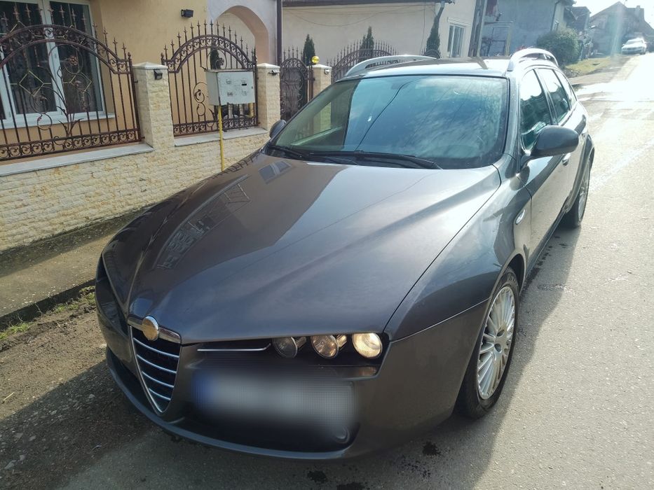 Vând Alfa Romeo 159