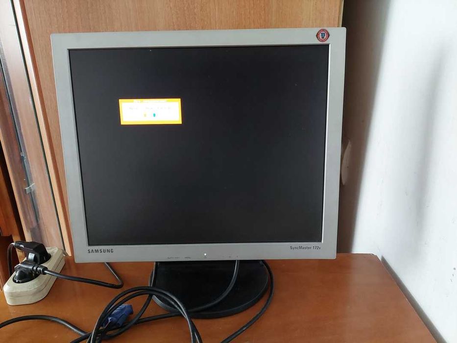 Монитор Samsung SyncMaster 172v