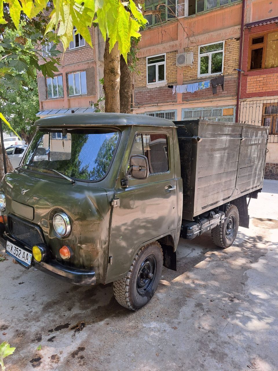 UAZ  bartavoy...