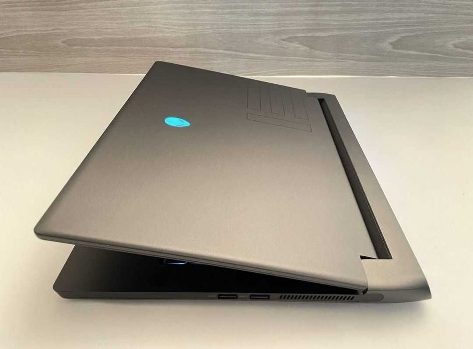 Laptop gaming Alienware M15 | Ryzen R9 5900HX | RTX 3070 8GB | 240hz