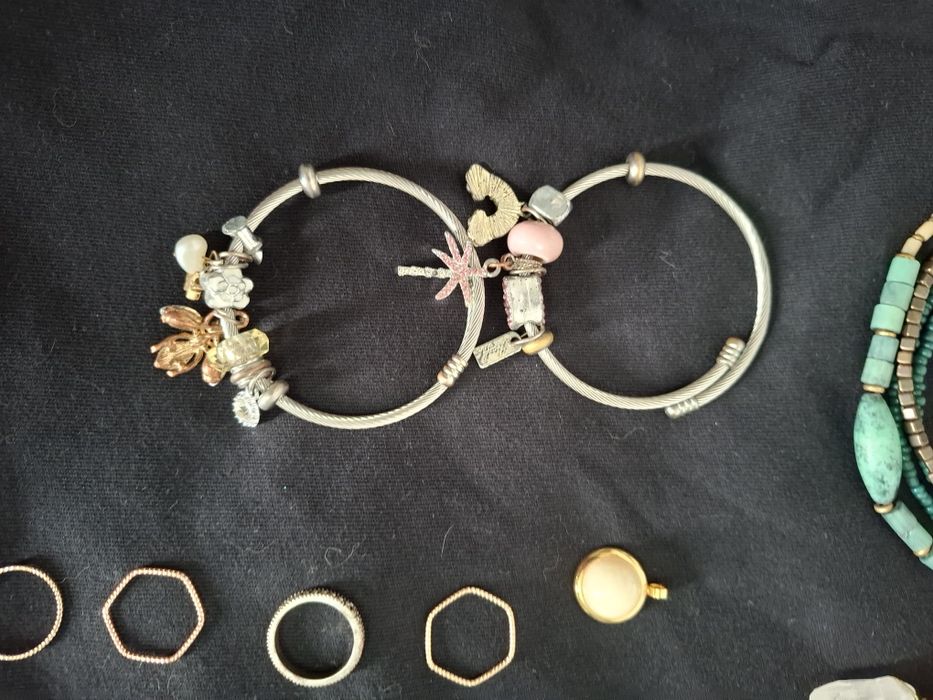 Украшения для девочек бижутерия.