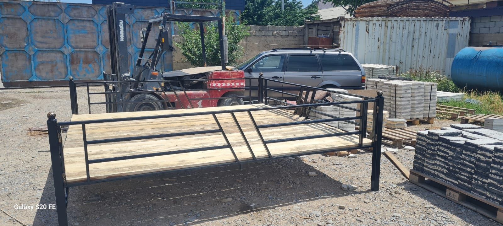Тапчан хайтек стилінде