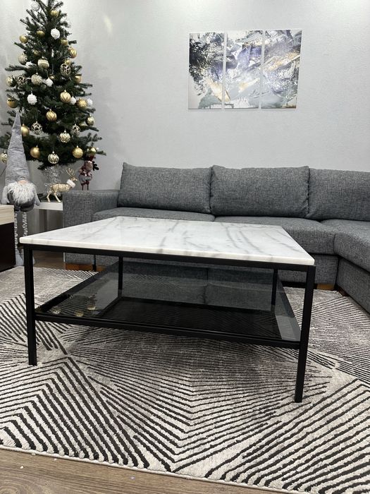 Холна маса от мрамор и метал