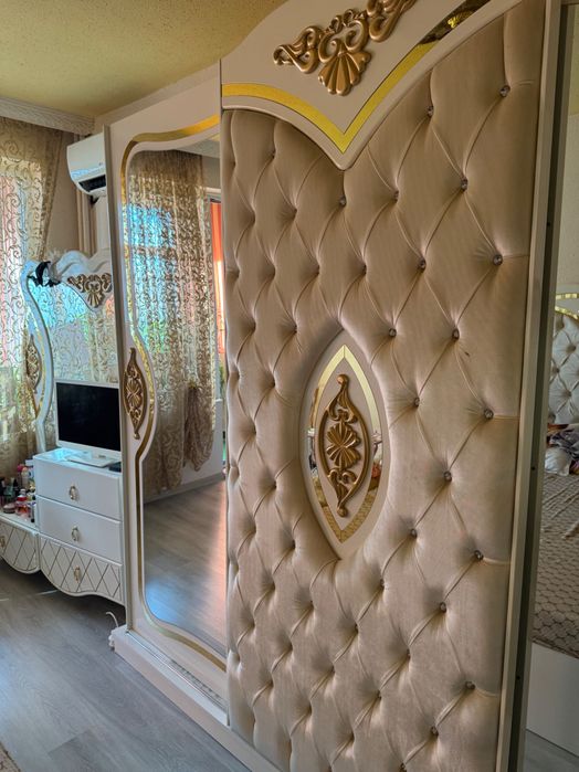 Продавам четиристаен апартамент!