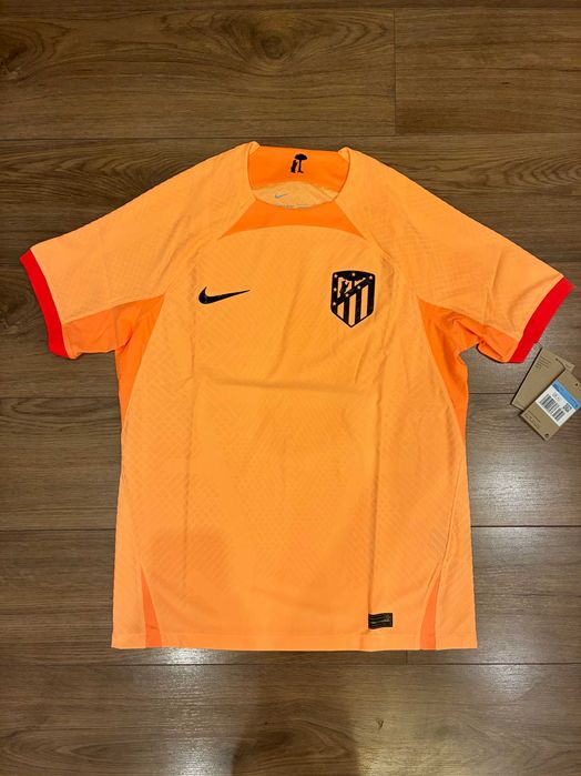 Нови оригинални екипи на Атлетико Мадрид различни размери и цени