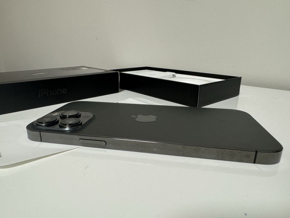 Iphone 13 pro max 1 tb ПОДАРЪК кейсове и зарядно, слушалки