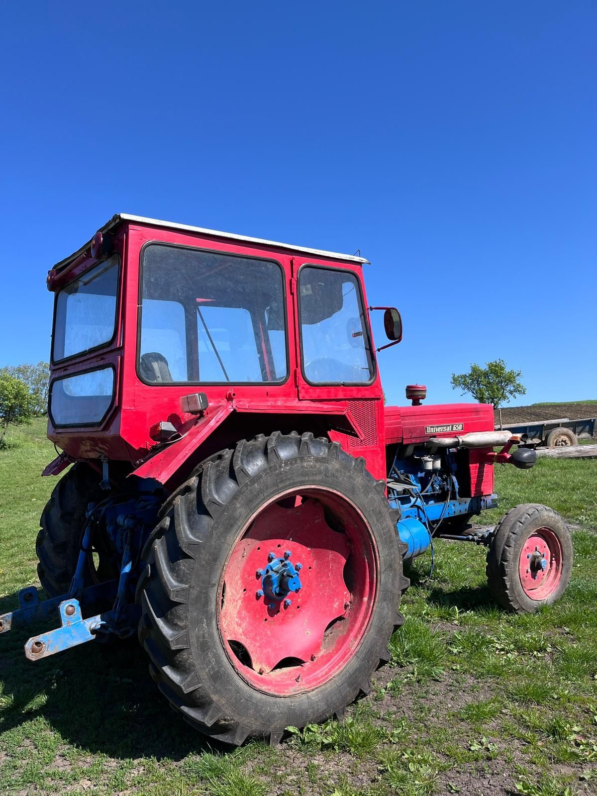 Vând tractor UTB 650
