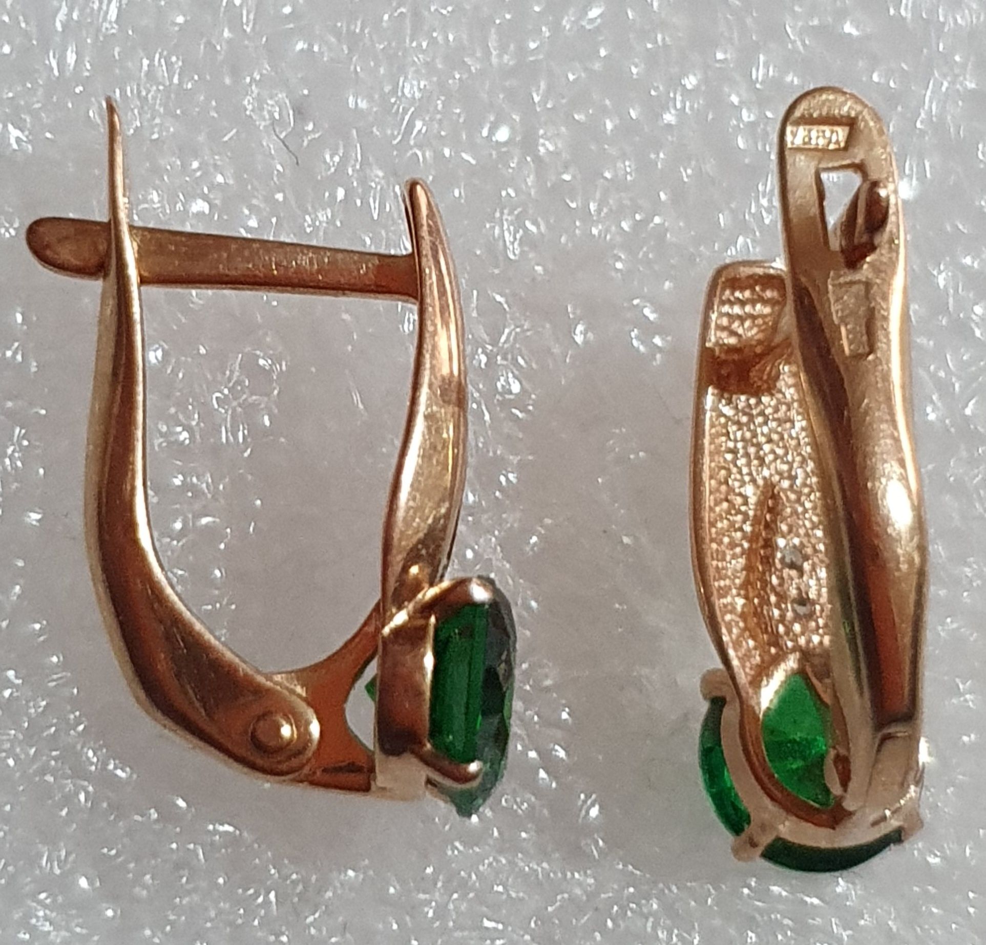 Сережки   золотые.