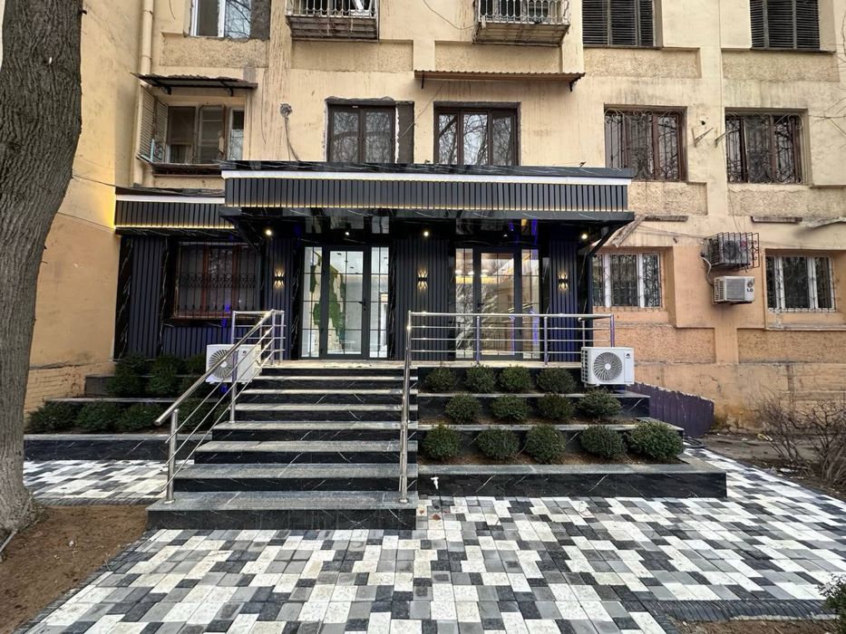 Срочно продаётся нежилое помещения 1 линия в доль дороге ц4 офис