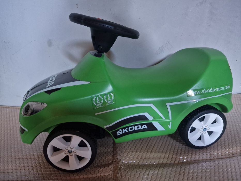 Mașinuța Ride On Skoda