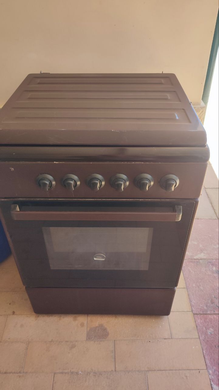 Продам газовую плиту Artel