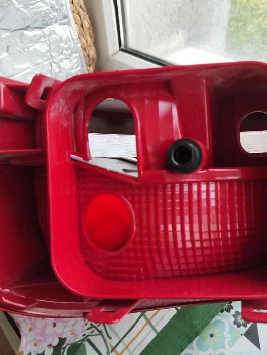 Продавам ляв стоп за Фолксваген