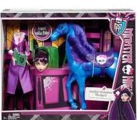 Monster high Директриса без Головы Бладгуд

Источник: https://monsterh