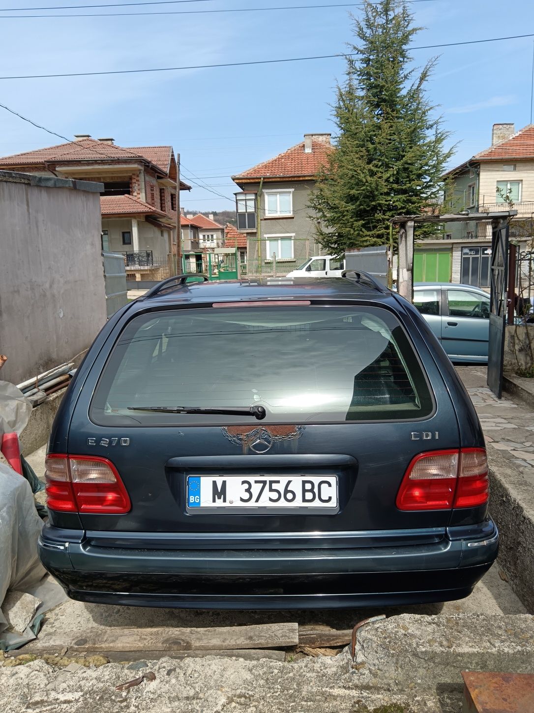 Продавам Mercedes-Benz E270 Cdi 2001