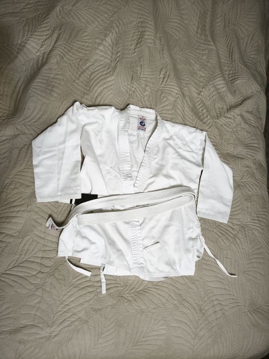 Кимоно для джиуджитсу и карате