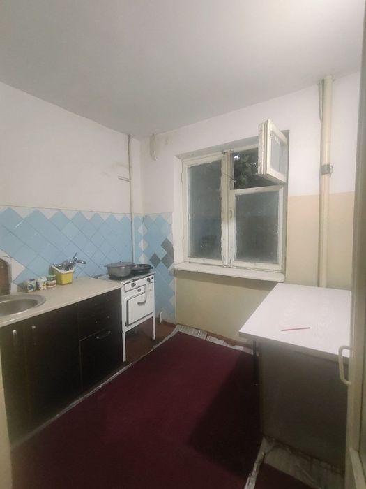 Продам 1ком 2 этаж.Поселок Улугбек.Набережная