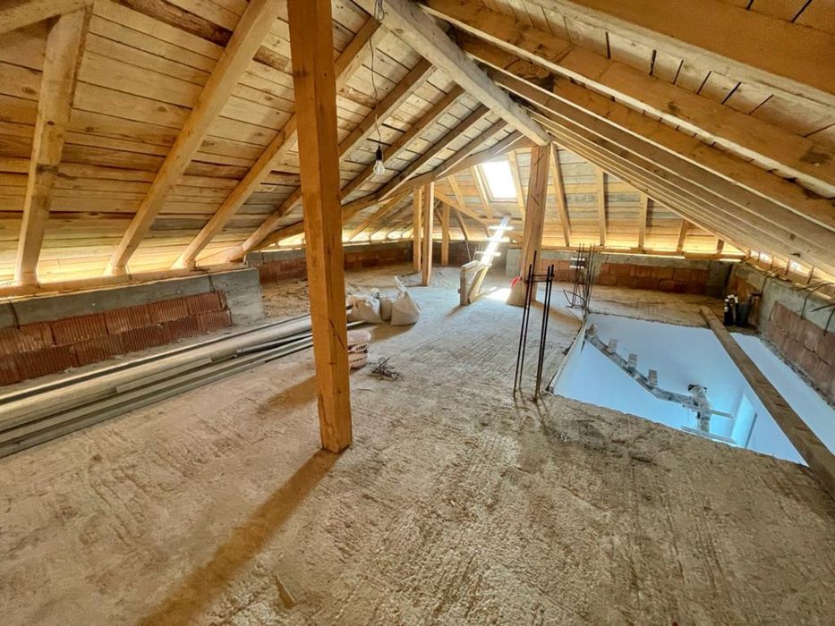 Montez Ferestre de mandarda Velux Fakro Roto si alte marci