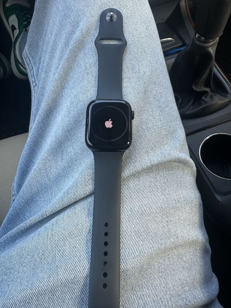 Apple Watch 7 series 32 gb black