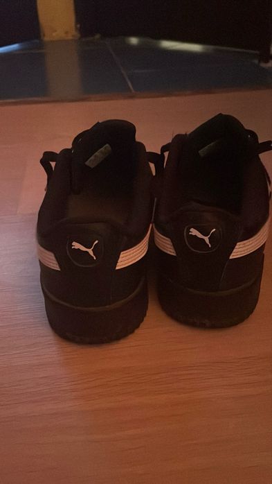 Vand adidasi puma de dama marimea 40 plata se face la livrare