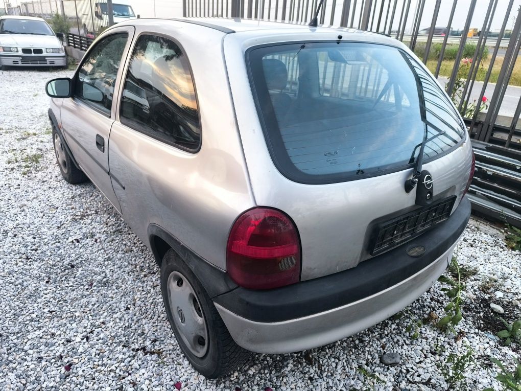 Opel Corsa B 1.0i 54к.с. НА ЧАСТИ