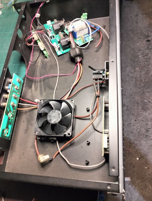 Carcase amplificatore audio