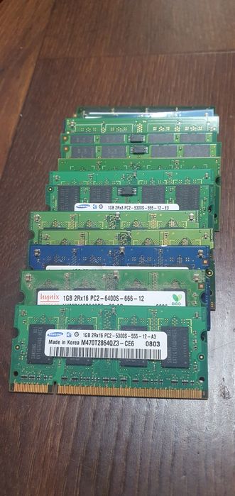Vând 8 + 14 buc memorii DDR2