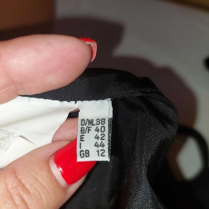 Tope negru de catifea