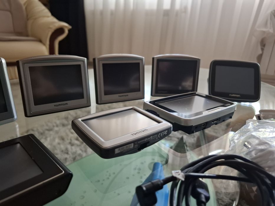 9 GPS auto navigatie TomTom, funcționale, 12O lei toate!
