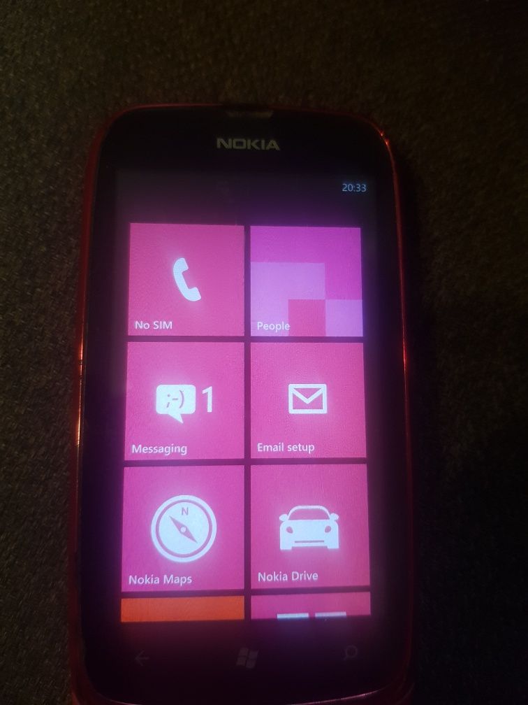 Телефон Nokia Lumia 610