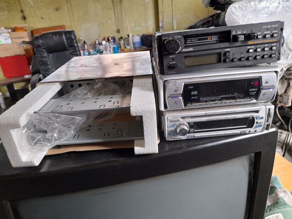 Телевизор Панасоник, Прахосмукачка ЕТА и 3 бр СД  та за кола с шейна