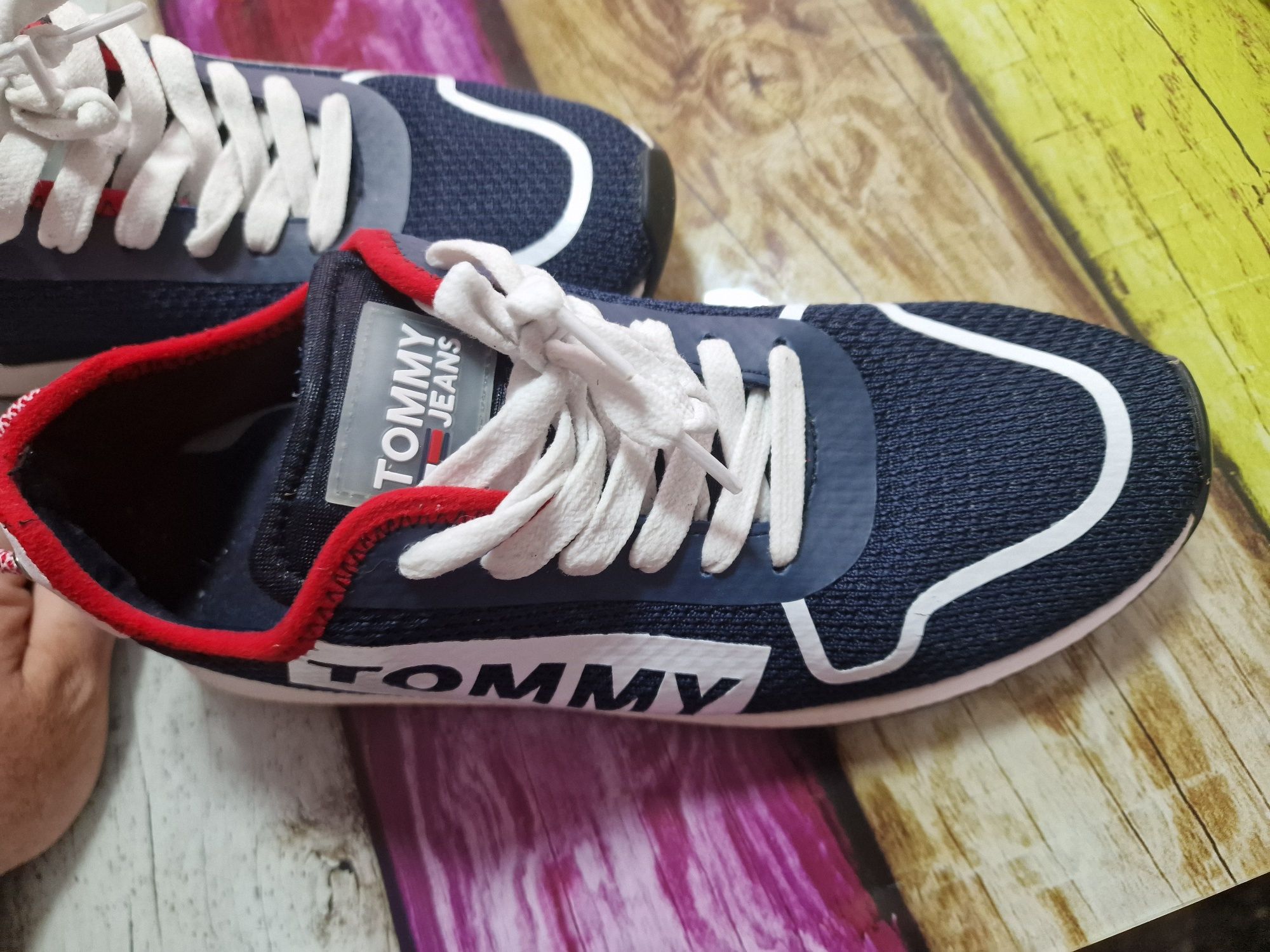 Tommy hilfinger adidasi barbati nr42